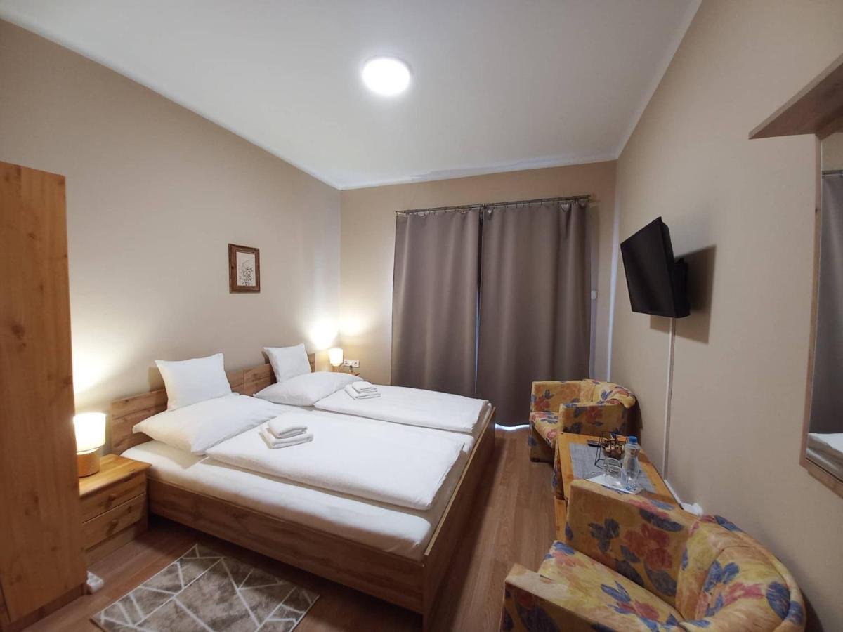 Family Panzio Zalakaros Bed & Breakfast Екстериор снимка