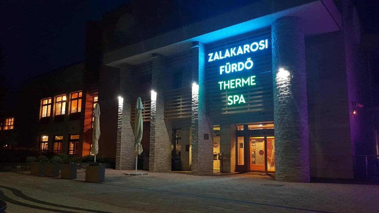 Family Panzio Zalakaros Bed & Breakfast Екстериор снимка