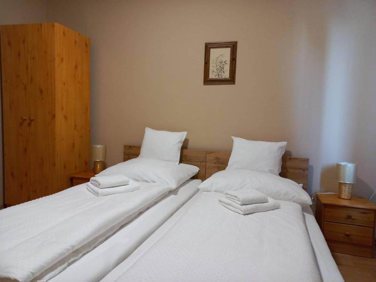 Family Panzio Zalakaros Bed & Breakfast Екстериор снимка