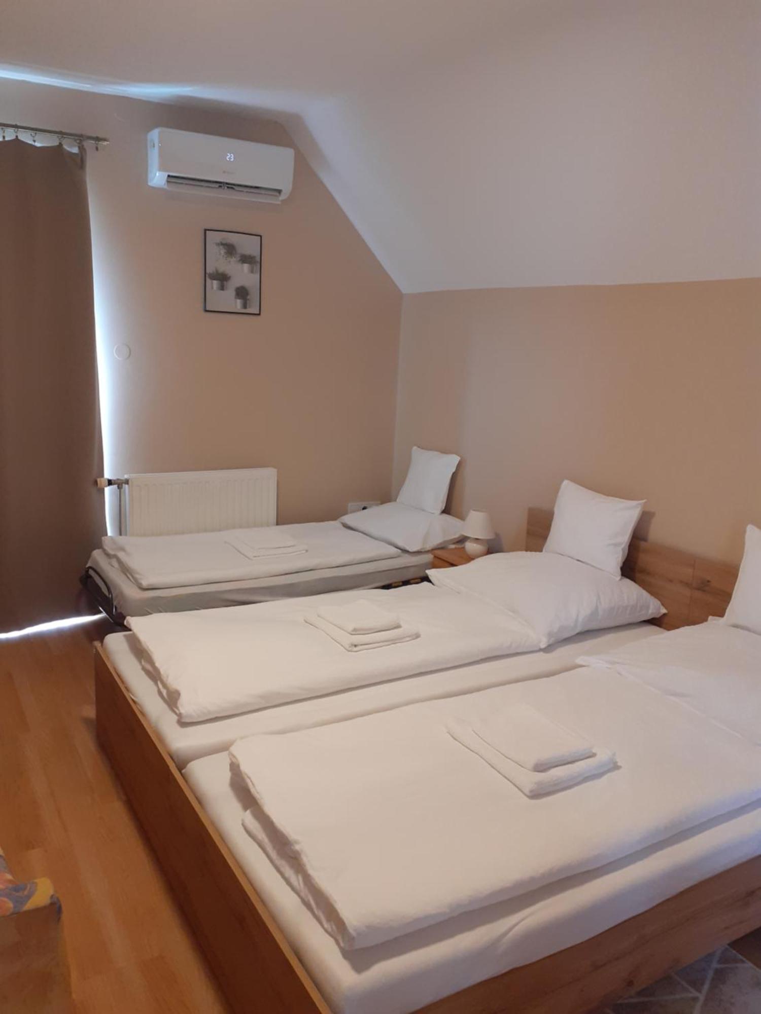 Family Panzio Zalakaros Bed & Breakfast Екстериор снимка